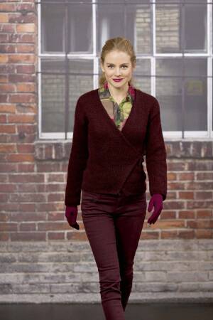Strickset Wickeljacke mit Anleitung in garnwelt-Box