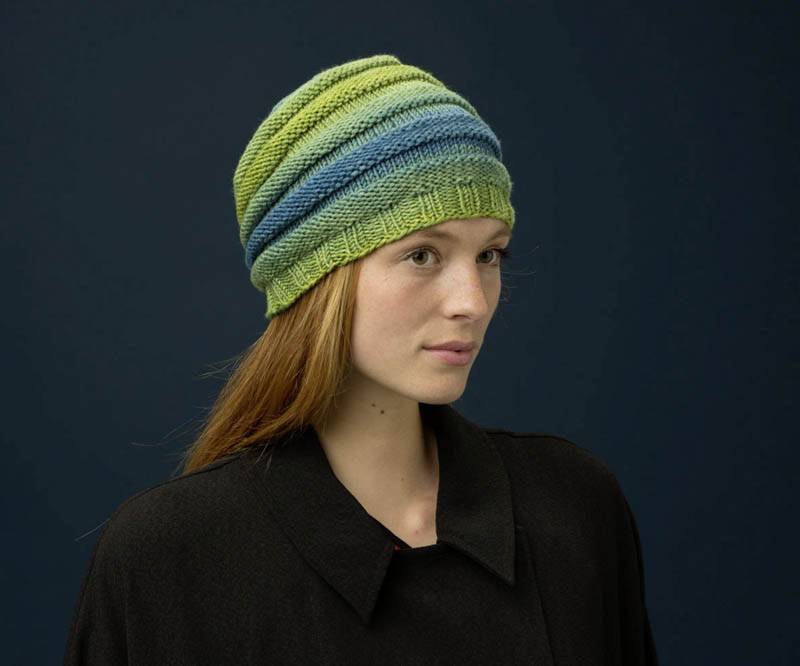 Knitting set Hat MERINO+ COLOR with knitting instructions in garnwelt box in size DG