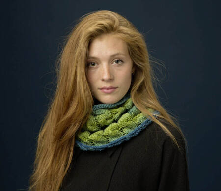 Strickset Rundschal Lang Yarns MERINO+ COLOR mit Anleitung in garnwelt-Box