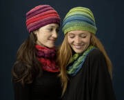 Strickset Rundschal Lang Yarns MERINO+ COLOR mit Anleitung in garnwelt-Box