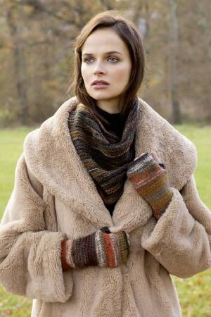 Strickset Loop Lang Yarns DIPINTO mit Anleitung in garnwelt-Box