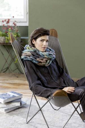Knitting set Scarf  with knitting instructions in garnwelt box in size ca 30 x 180 cm