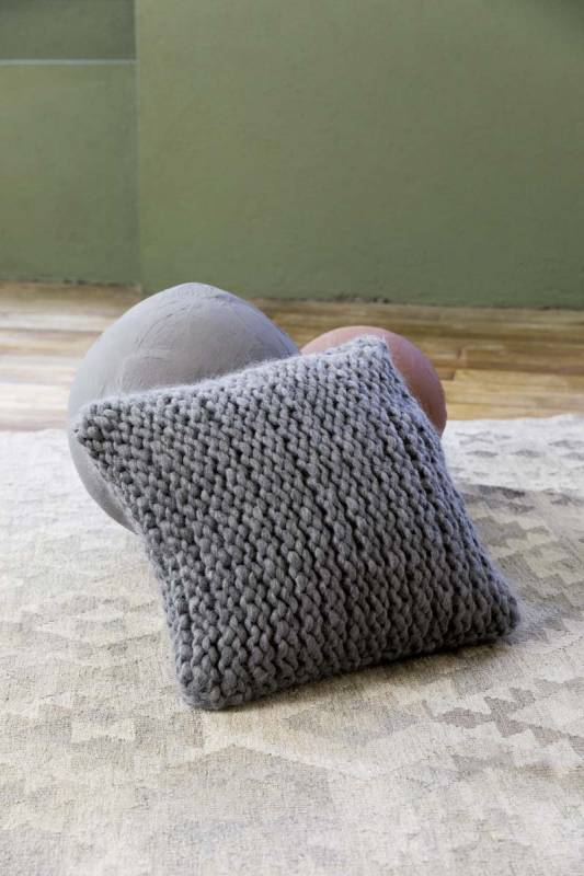 Knitting set Cushion  with knitting instructions in garnwelt box in size ca 50 x 50 cm
