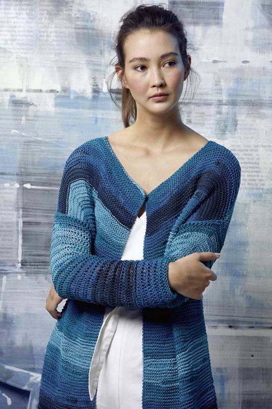 Knitting set Cardigan  with knitting instructions in garnwelt box in size S-M