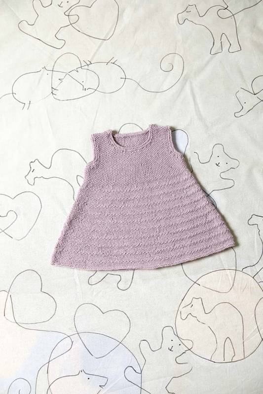 Knitting set Baby dress  with knitting instructions in garnwelt box
