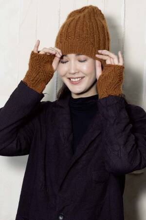Knitting set Hat CASHMERE LIGHT with knitting instructions in garnwelt box