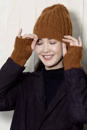 Strickset Stulpen Lang Yarns CASHMERE LIGHT mit Anleitung in garnwelt-Box ca 17 x 20 cm