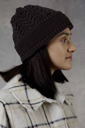 Knitting set Hat  with knitting instructions in garnwelt box