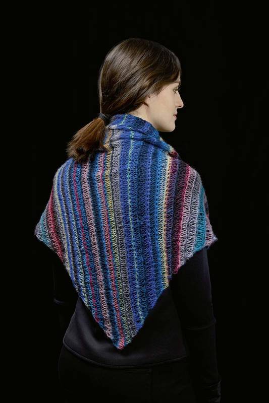 Knitting set Triangular shawl  with knitting instructions in garnwelt box