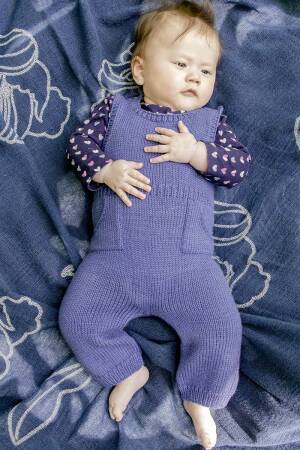 Knitting set Romper  with knitting instructions in garnwelt box