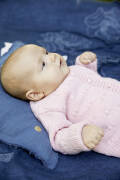 Strickset Jäckchen Lang Yarns CASHMERINO FOR BABIES AND MORE mit Anleitung in garnwelt-Box 56