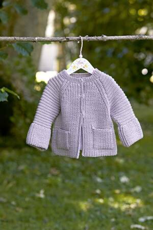 Knitting set Matinee jacket  with knitting instructions in garnwelt box