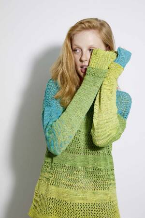 Strickset Pullover Lang Yarns BLOOM mit Anleitung in garnwelt-Box