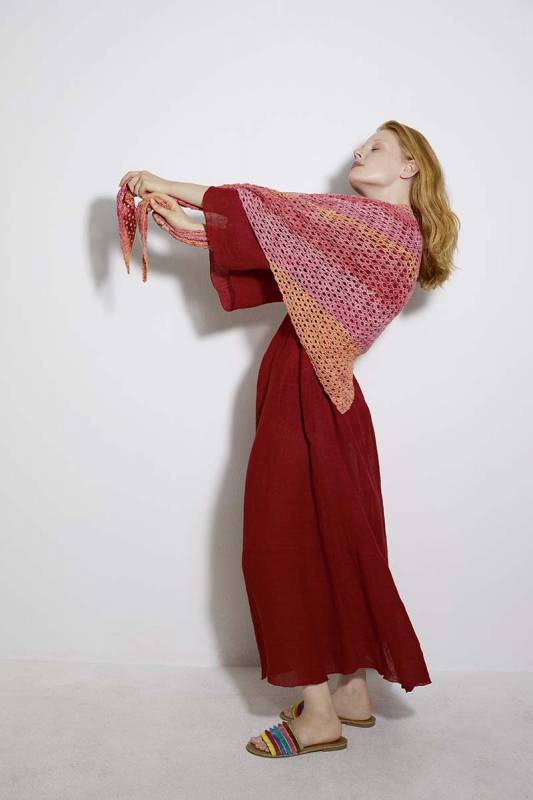Knitting set Triangular shawl  with knitting instructions in garnwelt box in size ca 186 x 65 cm