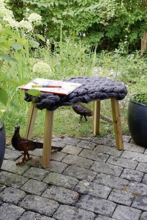 Knitting set Bench seat cover  with knitting instructions in garnwelt box