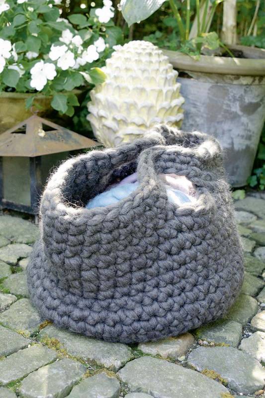 Knitting set Basket with handles  with knitting instructions in garnwelt box in size Durchmesser ca 40 cm