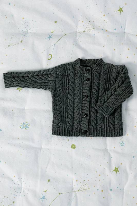 Knitting set Cardigan MERINO 150 with knitting instructions in garnwelt box in size 62-68