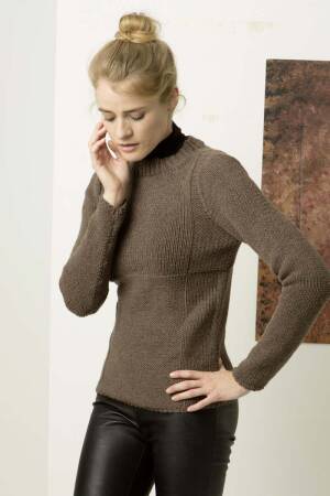 Knitting set Sweater  with knitting instructions in garnwelt box in size S