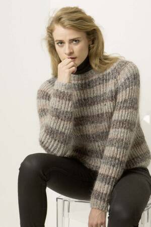 Knitting set Sweater DONEGAL with knitting instructions in garnwelt box in size S