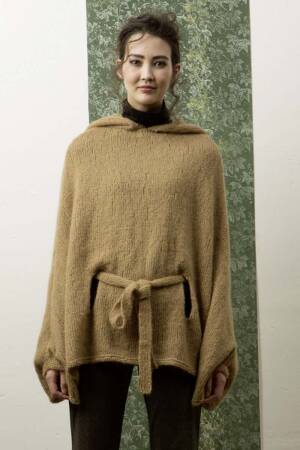 Knitting set Cape  with knitting instructions in garnwelt box