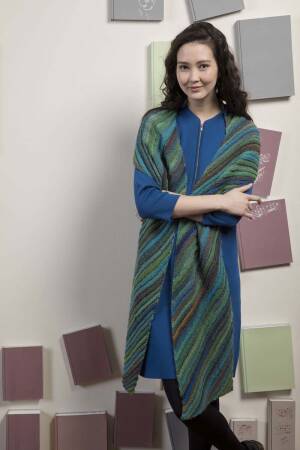 Knitting set Shawl  with knitting instructions in garnwelt box