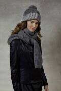 Knitting set Hat and scarf  with knitting instructions in garnwelt box