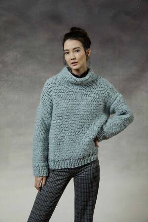 Knitting set Sweater  with knitting instructions in garnwelt box in size S-M