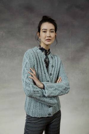 Knitting set Cardigan  with knitting instructions in garnwelt box