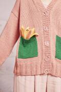Strickset Cardigan WAD WOOLADDICTS JOY LOVE LETTERS mit Anleitung in garnwelt-Box S-M