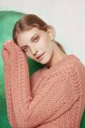 Knitting set Sweater  with knitting instructions in garnwelt box in size M
