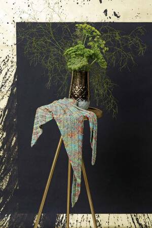 Strickset Dreiecktuch Lang Yarns NORMA COLOR mit Anleitung in garnwelt-Box ca 65 x 210 cm