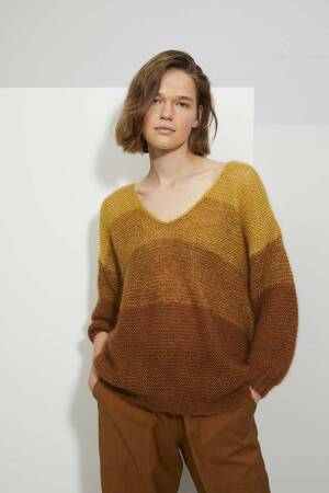 Knitting set Oversized sweater LACE with knitting instructions in garnwelt box