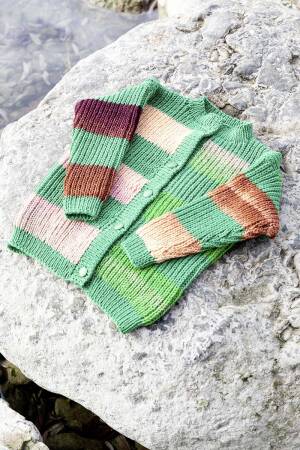 Knitting set Cardigan MERINO 150 with knitting instructions in garnwelt box