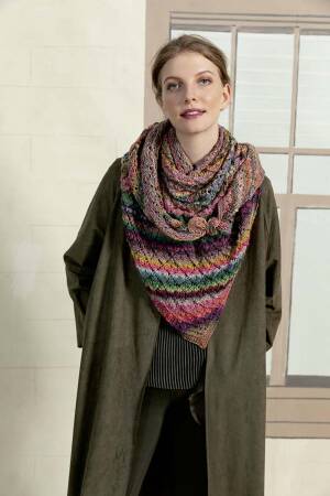 Knitting set Triangular shawl  with knitting instructions in garnwelt box in size ca 85 x 165 cm