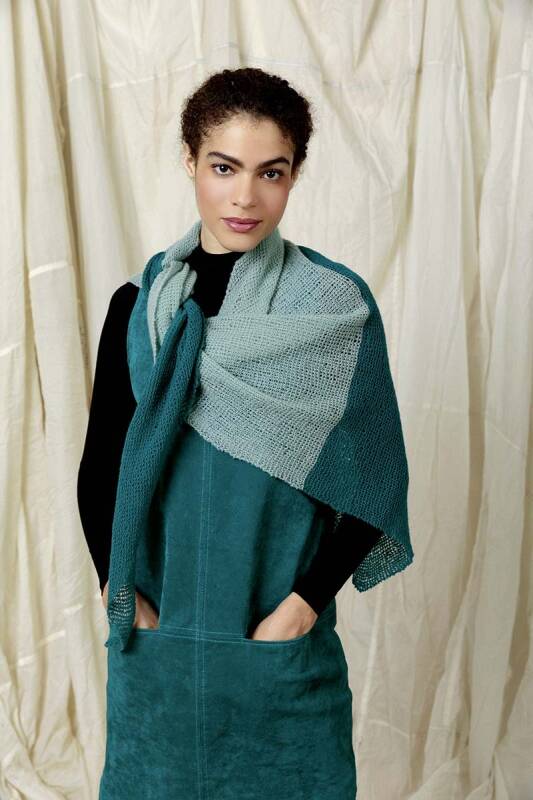 Strickset Dreiecktuch CASHMERE DREAMS mit Anleitung in garnwelt-Box