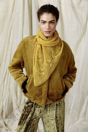 Knitting set Triangular shawl CASHMERE DREAMS with knitting instructions in garnwelt box