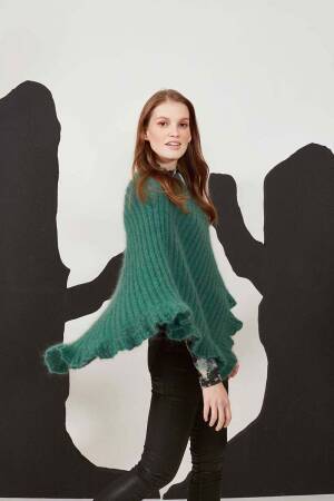 Knitting set Cape MOHAIR LUXE with knitting instructions in garnwelt box