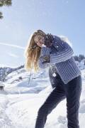 Strickset Cardigan WAD WOOLADDICTS FIRE ICY KISSES mit Anleitung in garnwelt-Box