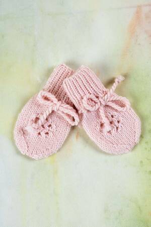 Knitting set Mittens MERINO 200 BEBE with knitting instructions in garnwelt box