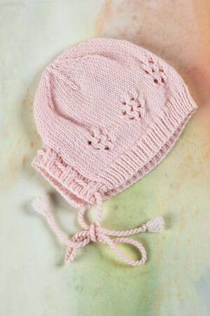 Knitting set Bonnet MERINO 200 BEBE with knitting instructions in garnwelt box