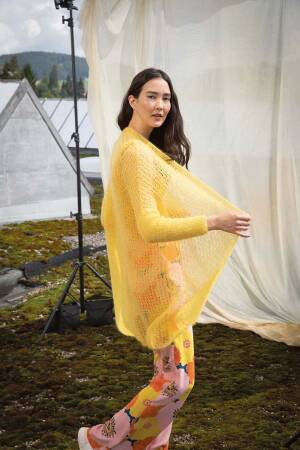 Strickset Jacke LACE mit Anleitung in garnwelt-Box in Größe S-M