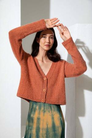Strickset Jacke Lang Yarns AURA mit Anleitung in garnwelt-Box