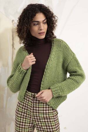 Strickset Kurze Jacke Lang Yarns BOLD mit Anleitung in garnwelt-Box S-M