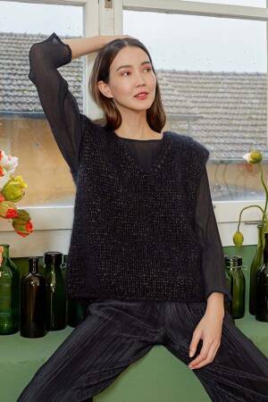 Knitting set Vest DELIZIA with knitting instructions in garnwelt box