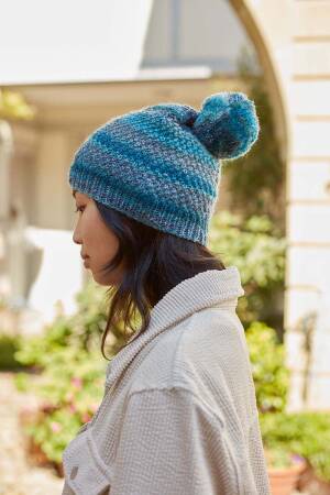 Knitting set Hat  with knitting instructions in garnwelt box