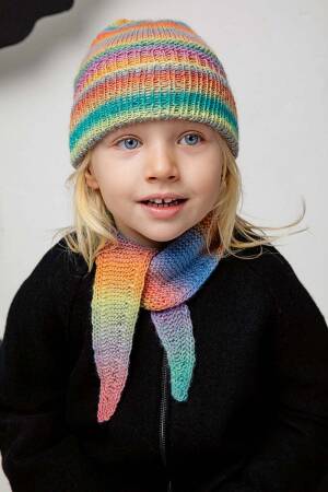 Strickset Kleines Halstuch Lang Yarns Mille Colori Baby mit Anleitung in garnwelt-Box