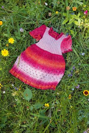Strickset Kleid mit Höschen Lang Yarns BABY COTTON COLOR mit Anleitung in garnwelt-Box