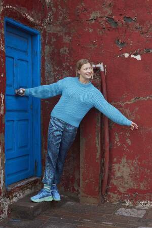 Strickanleitung Sweater WAD-011-22 WOOLADDICTS HONESTY SHOW COURAGE als download