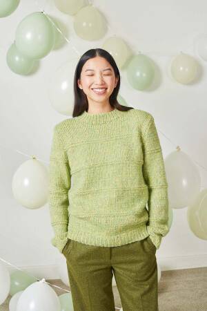 Strickset Pullover Lang Yarns YOKO DELIA mit Anleitung in garnwelt-Box