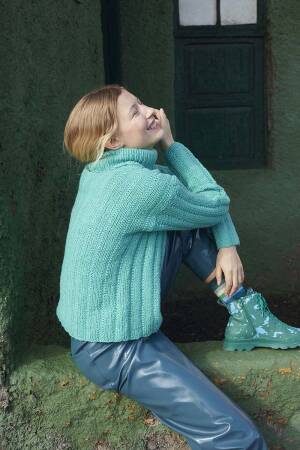 Knitting set Sweater  with knitting instructions in garnwelt box